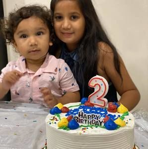 Meet your Posher, Mona